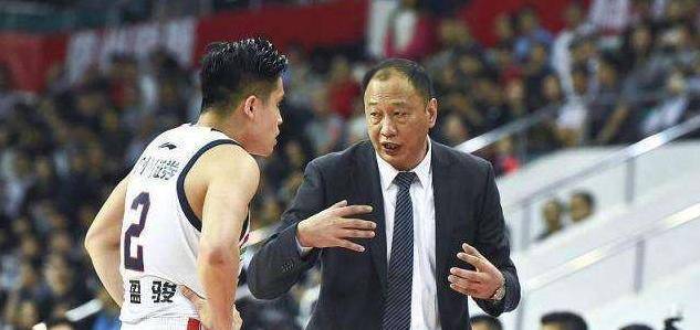  篮网主教练下课助教暂代帅位  