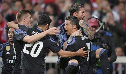  拉齐奥争议红牌引发赛后主帅激烈抗议  