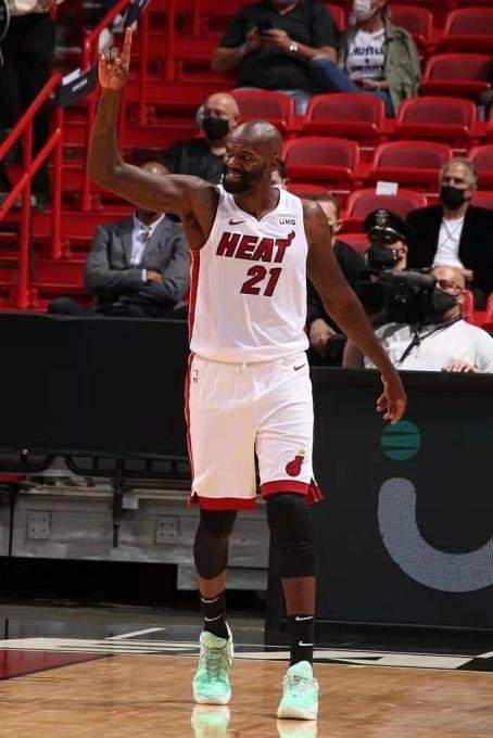  阿德巴约25+18热火再胜公牛  