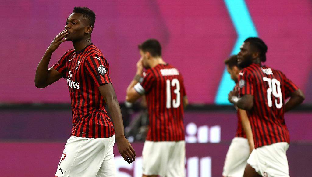  米兰双雄齐奏凯歌，红黑蓝黑领跑积分榜